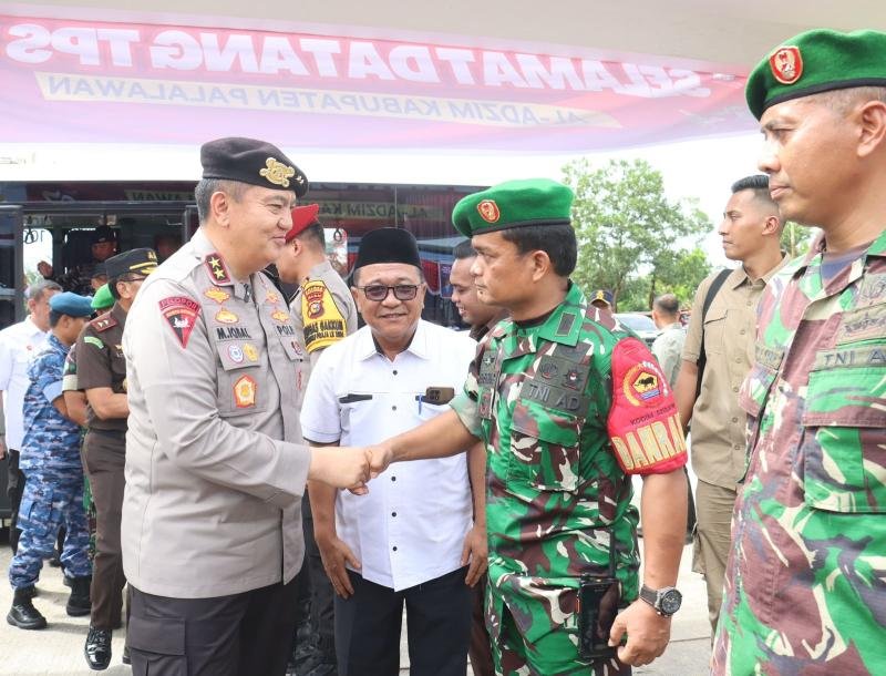 2024-11-28-9043Kapolda riau.jpg